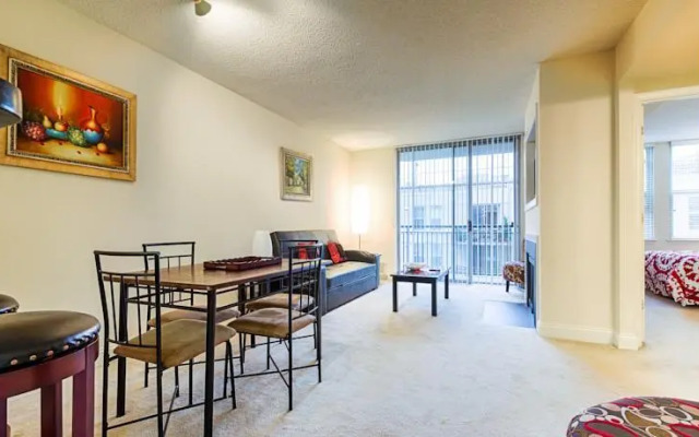 The Lincoln Apartment