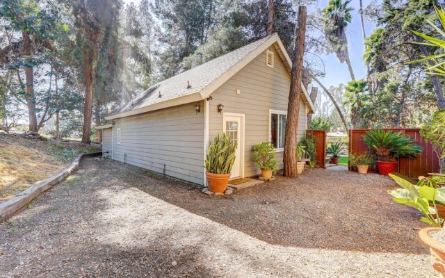 Fallbrook Vacation Rental: 3 Mi to Wineries!