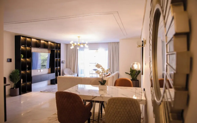 Grand Premiere 2 Bed by YourHost