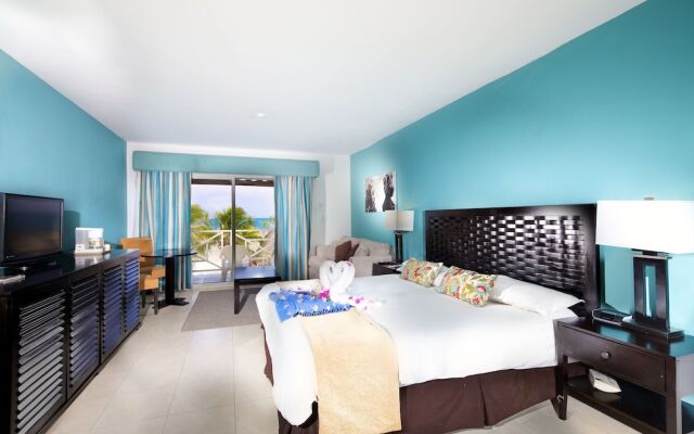 Playa Blanca Hotel & Resort All Inclusive