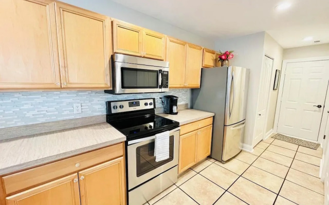 Simonton Court 20256