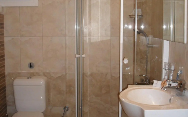 Kyknos De Luxe Suites & Rooms