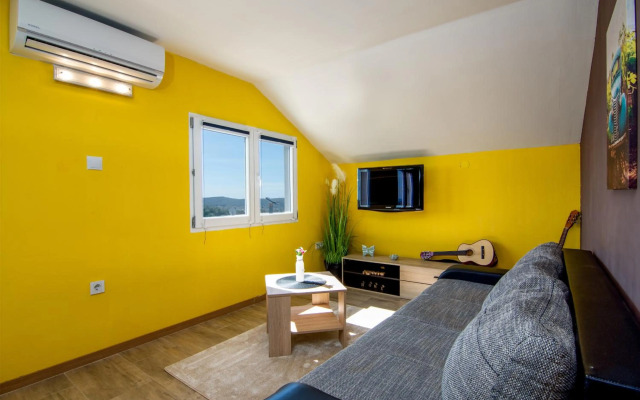 Family friendly house with a swimming pool Pomer, Medulin - 19050