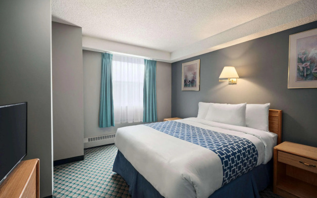 Travelodge by Wyndham Edmonton Airport
