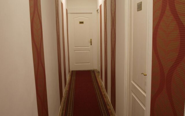 Europa Centerpoint Guesthouse