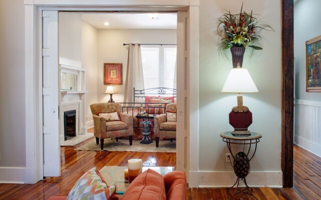 Newly Renovated Historic District Apt