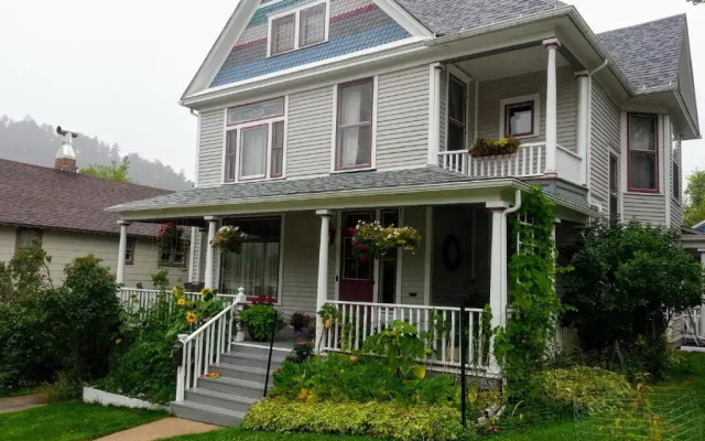 1899 Inn