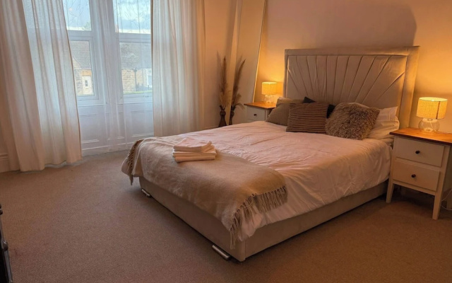 Bright 4-bedroom Maisonette in Gateshead — фото 5