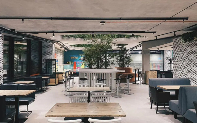 IQ Hotel