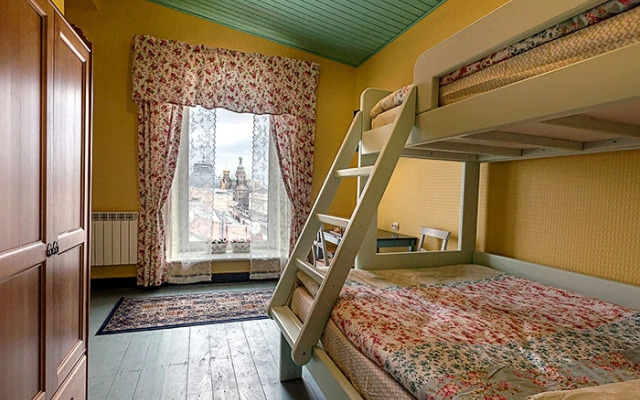 У Дома Книги