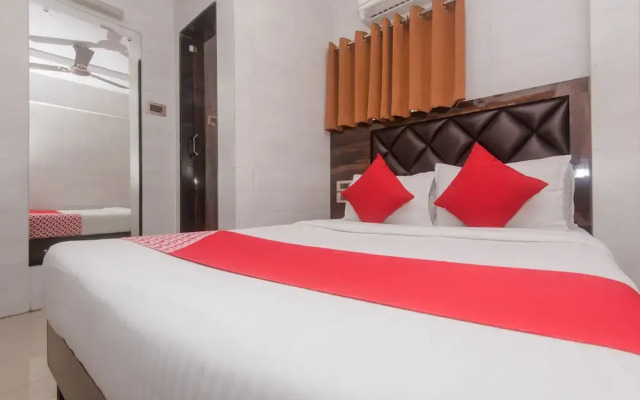 OYO 22055 Dadar Residency