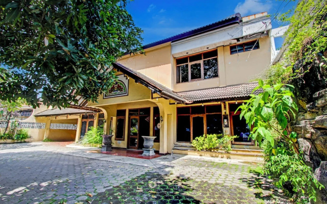 OYO 1751 Hotel Trihadhi