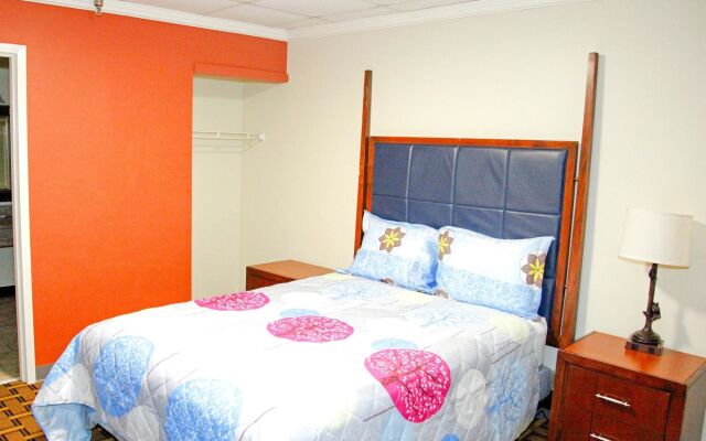 Americas Best Value Inn & Suites-Bush Int'l Airport West