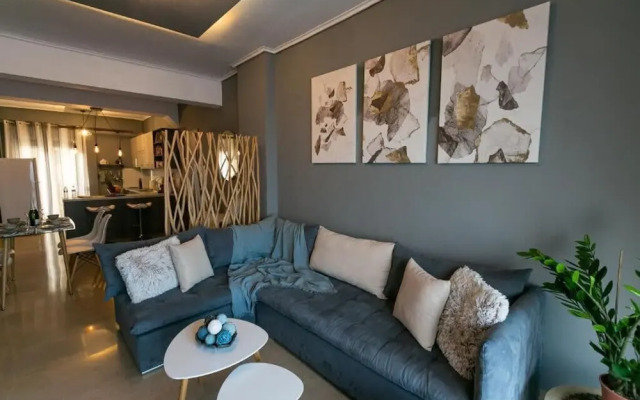 Seafront Kalamata Haven - Blue Luxury Suite