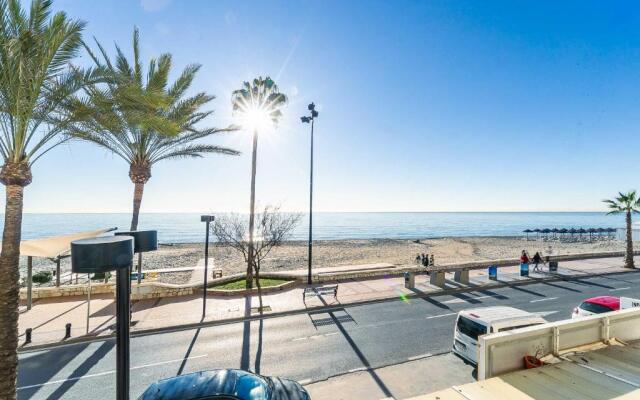 25-Modern Apartment in Paseo Maritimo, Fuengirola!