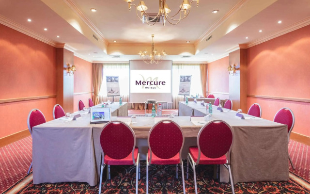 Hotel Mercure Luxembourg Kikuoka Golf & Spa