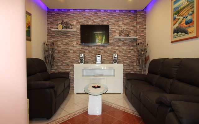 Apartment Colic
