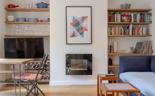 2 Bedroom Flat With Private Garden East London