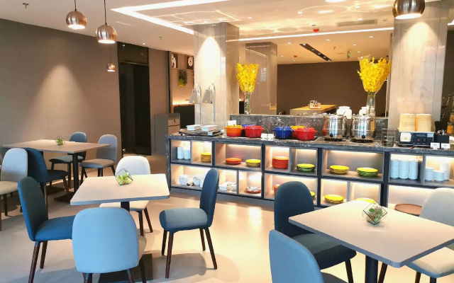 Home Inn Business Hotel (Jinzhou Liaoshen Battle Memorial Hall Shiqiaozi Early Market Branch）