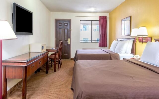 Howard Johnson Express Inn - Denton