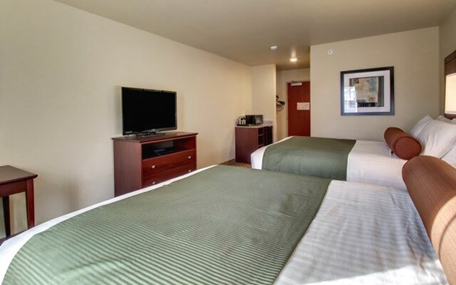 Cobblestone Hotel & Suites - Pecos