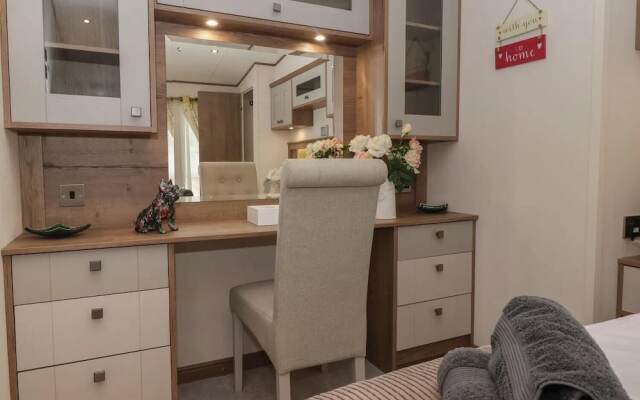 Whispering Willows 2-bed Lodge in Scarborough