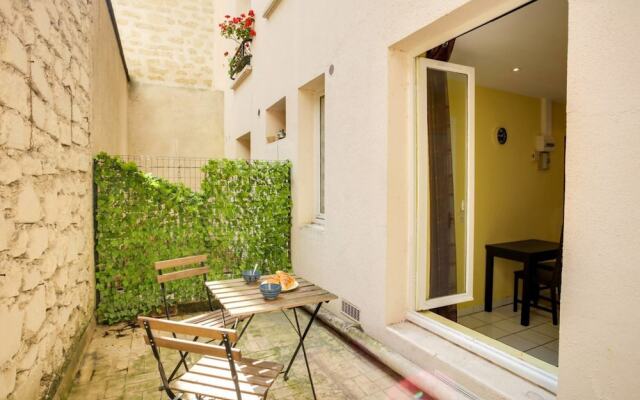 Tranquil Abode With Private Terrace In The 15Th Arrondissement