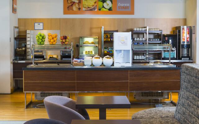 Holiday Inn Express London-Epsom Downs by IHG