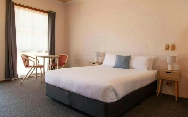 Bega Downs Motor Inn