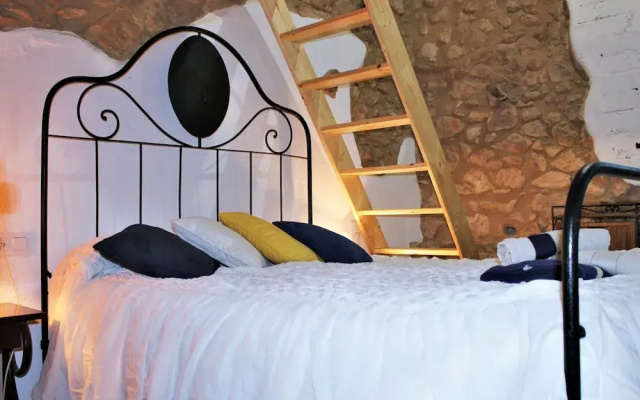 Holiday Home in Catalonia Near Cala Pedrosa Beach