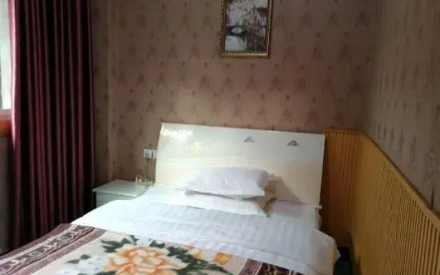 Yuechi Famous City Hotel