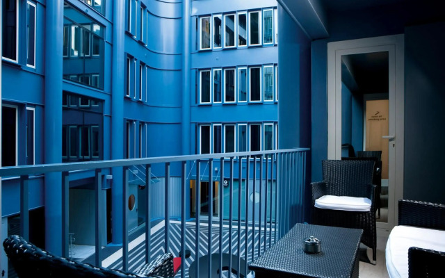 iQ Hotel Roma