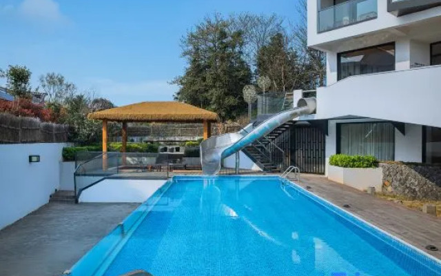 Dongmei Yueju Qiyue Yunsu Hotel