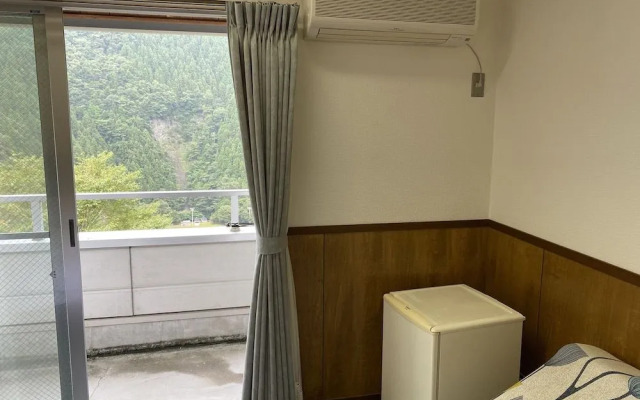 Riverside Hostel B&B – Hostel