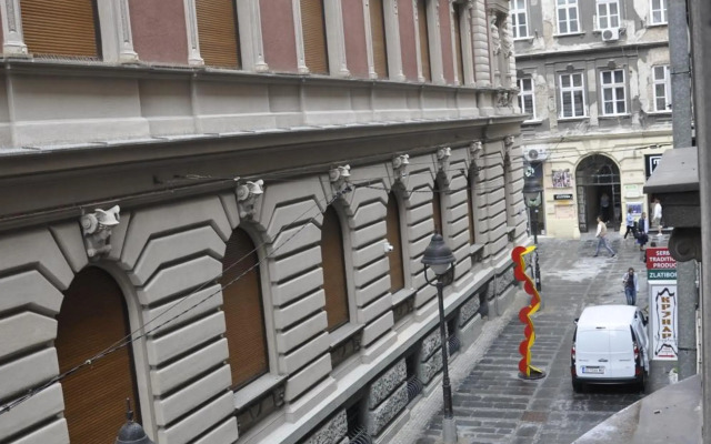 Urban Studio in city center