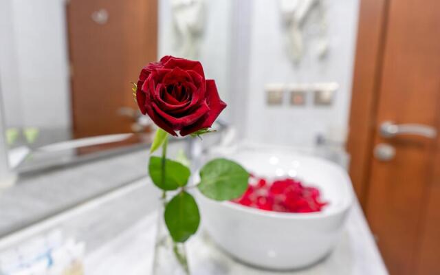 Crowne Rose AlSahafa Hotel