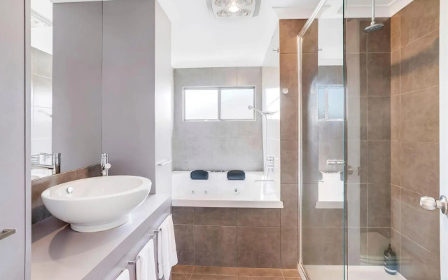 Birdland - Bold, unique and modern