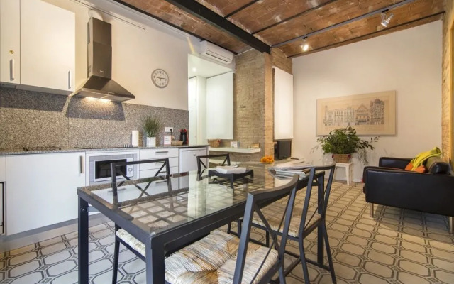 Happy People Gaudi Sant Pau Apartments