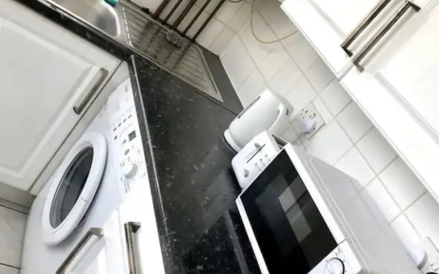 Ac Lounge 115 1-bed Apartment in Rochford