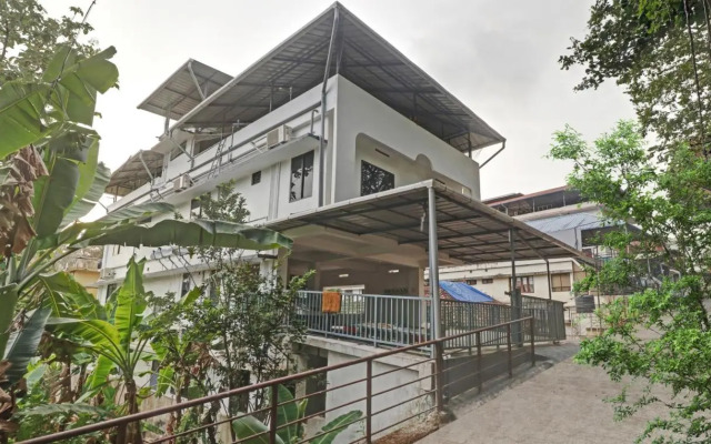 Treebo Nirupama, 750m from Aluva Railway station