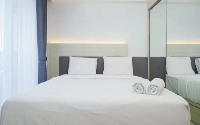 Relax and Comfy with Pool View @ Studio West Vista Apartment – Guest Rooms – Jakarta
