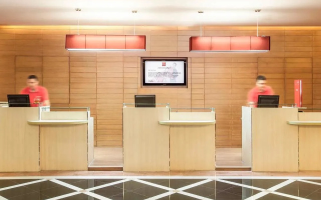 Ibis Mangga Dua & Apartments