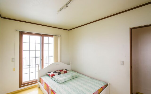 Chungju Mulian Foggy Pension