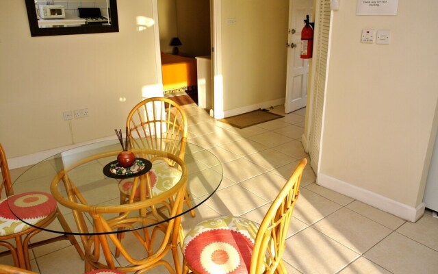 Poinsettia Villa Apartments