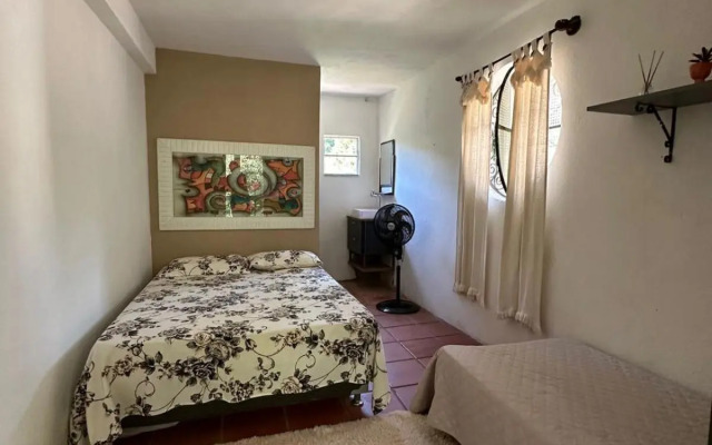 Sítio com piscina e lareira