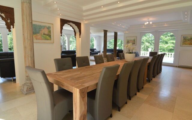 Luxurious Mansion in Brakel with Pond