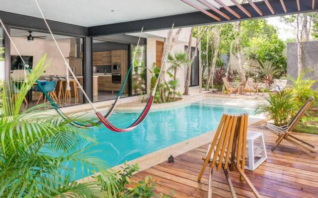 Villa Capricho - Jacuzzi and Chef included 8PPL 4BR