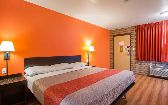 Motel 6 Safford, AZ