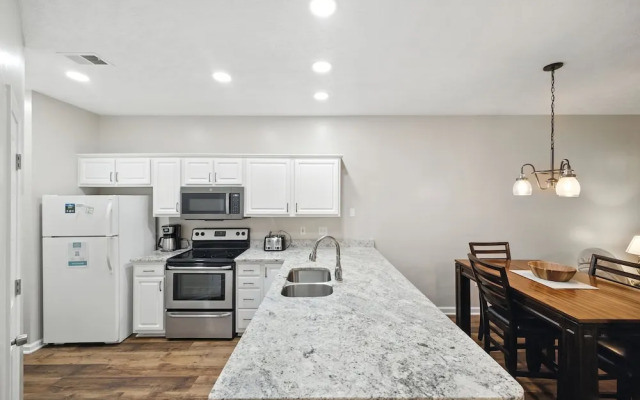 River Oaks 55e 2 Bedroom Condo