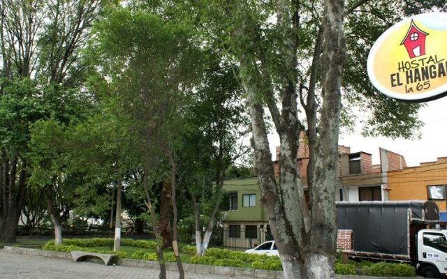 Hostal El Hangar 65